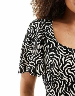 Nobody's Child Dee Dee Midi Dress In Black And White Squiggle Print For Women Black White Squiggle -Nobody’s Child Shop 206192919 3