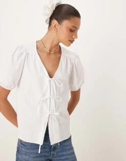 Nobody's Child Bernadetta Short Sleeve Tie-detail Blouse In White For Women
