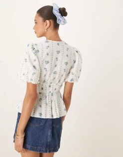 Nobody's Child Cordelia Puff Sleeve Top In White Ditsy For Women -Nobody’s Child Shop 208075303 4