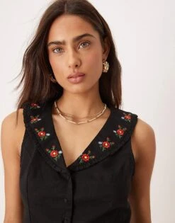 Nobody's Child Penny Embroidered Collar Crop Top In Black For Women